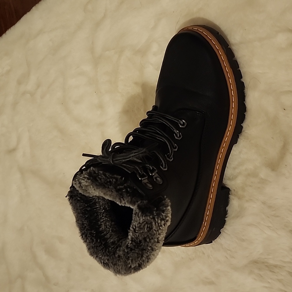 ANOU Femme Laced up Boots